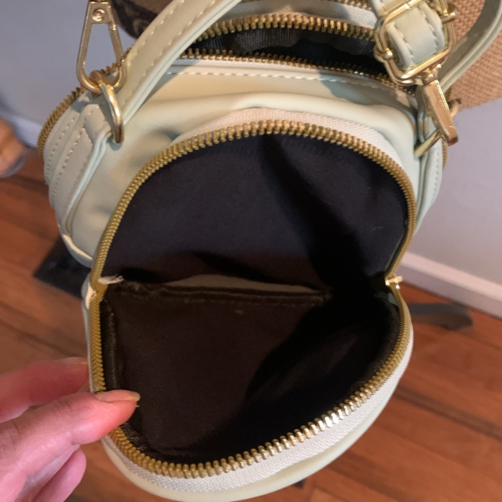 Crossbody Bag - Picture 11 of 12